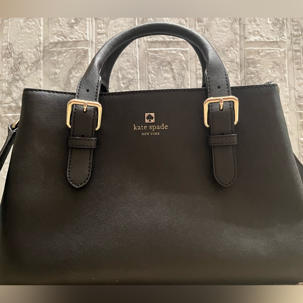 Gently used black hard Kate Spade Bag